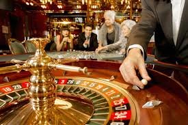 Antarmuka aplikasi mobile mandalika77 menampilkan slot games dan opsi deposit